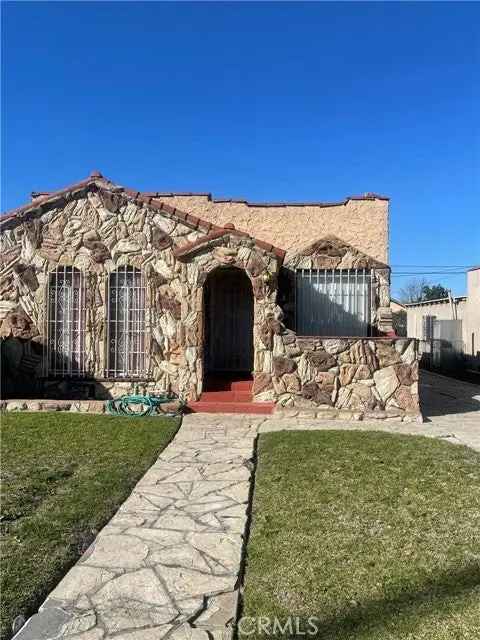 House For Sale in 745, West 106th Street, Los Angeles, California