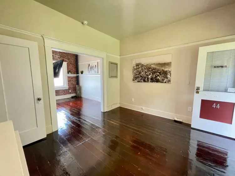 Apartment for Rent in Venice Beach with Utilities Included