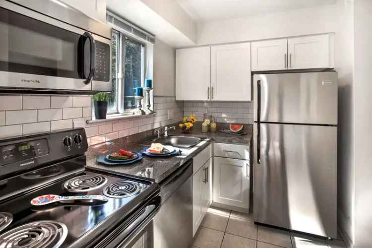 Rent Apartments at Overlook at Flanders with Stunning Kitchen and Balcony Views