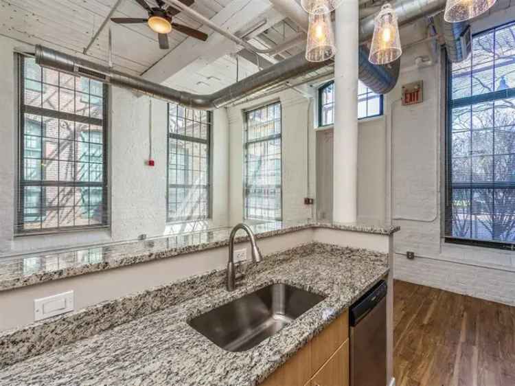 Luxury Rent Apartments in Historic Charm Building