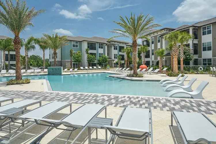 Rent Luxury Apartments in Casselberry with Pool and Pet Park