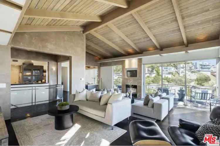 House For Sale in 8540, Franklin Avenue, Los Angeles, California