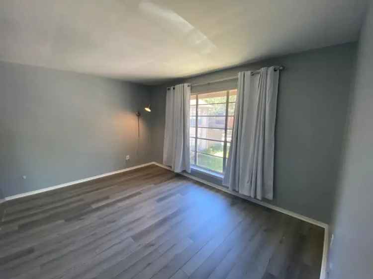 Rent 2 Bedroom Apartment North Dallas Utilities Included