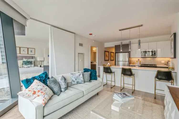 Rent Apartments at Arrive Michigan Avenue with Skyline Views and Amenities