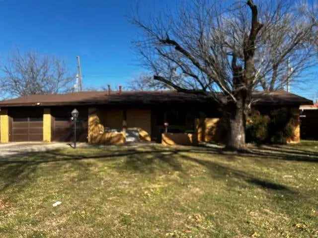 Buy Family Home in Abilene with Spacious Rooms and Modern Updates