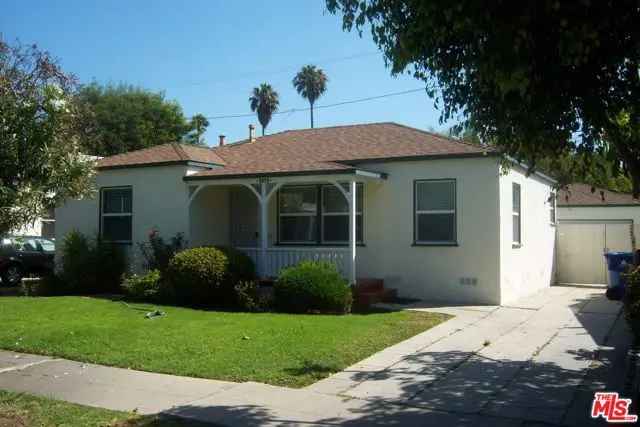 House For Sale in 2912, Sanborn Avenue, Los Angeles, California