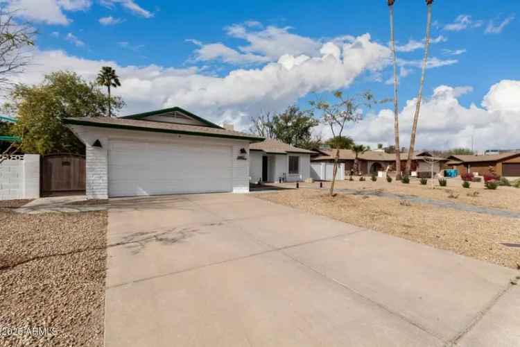 House For Sale in 16810, North 65th Place, Scottsdale, Arizona