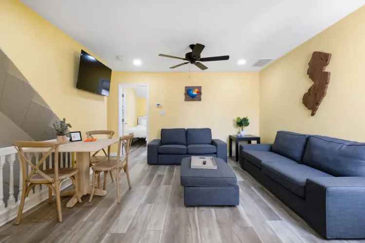 Rent Newly Renovated Apartment Unit in Orange Loop with Parking and Utilities