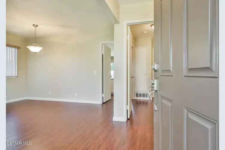 Rent Single Story House in Westlake with Spacious Bedrooms and Private Patio