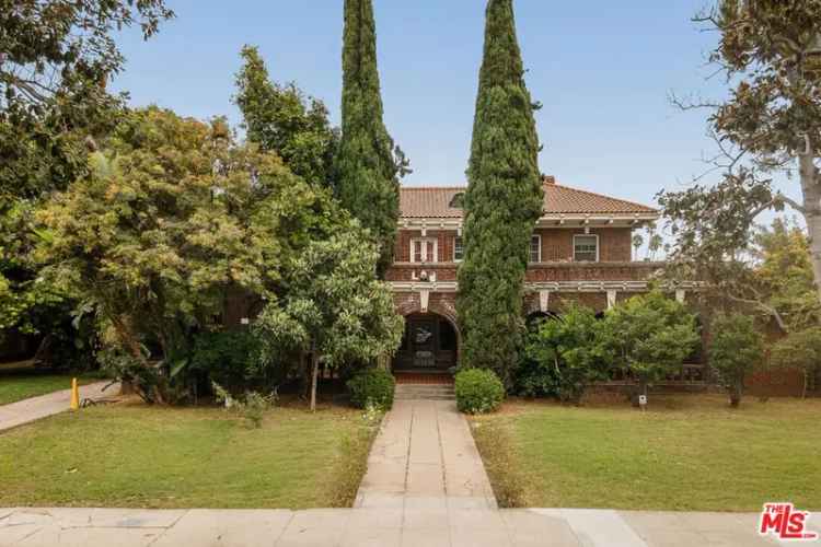 House For Sale in 1130, Westchester Place, Los Angeles, California