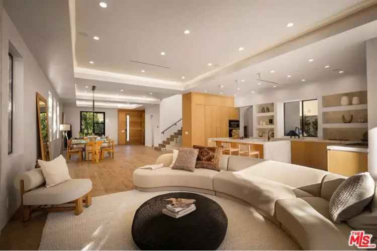 Buy House in Beverly Grove with Luxury Features and Modern Design