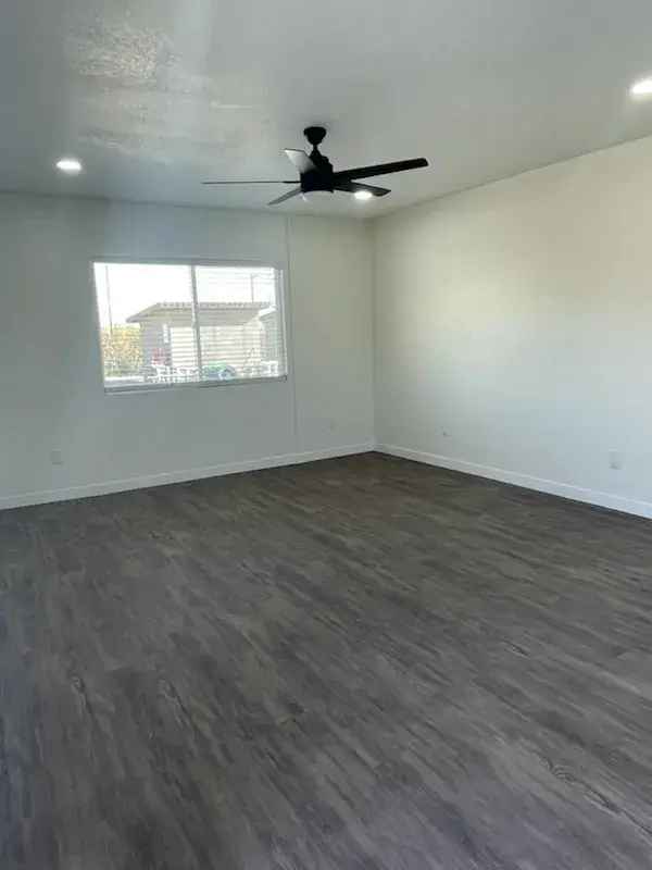 Rent Brand New Detached Unit with Features in Triplex