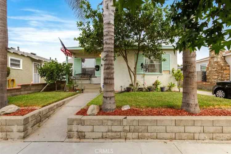 Duplex buy in Long Beach with additional studio unit and garage space