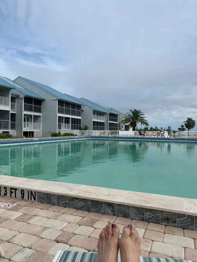 Rent 1 Bedroom Condo with Myakka River Views in a Gated Community