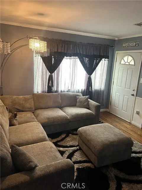 House For Sale in 6031, Bellflower Boulevard, Lakewood, California