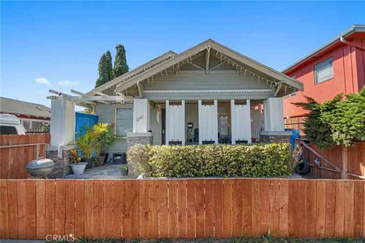 House For Sale in 2161, Locust Avenue, Long Beach, California