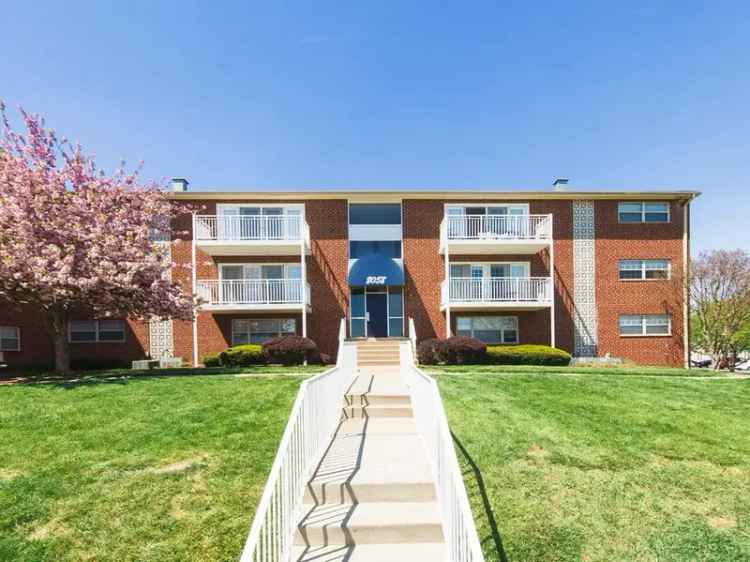 Rent Newly Renovated Apartments and Townhomes in Westgate