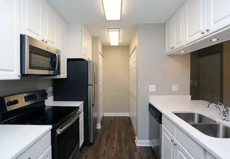 Rent Exceptional Apartments at The Wheatlands in Buffalo Grove