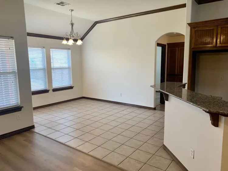 Rent Home in Yukon with Spacious Bedrooms and Modern Kitchen Features