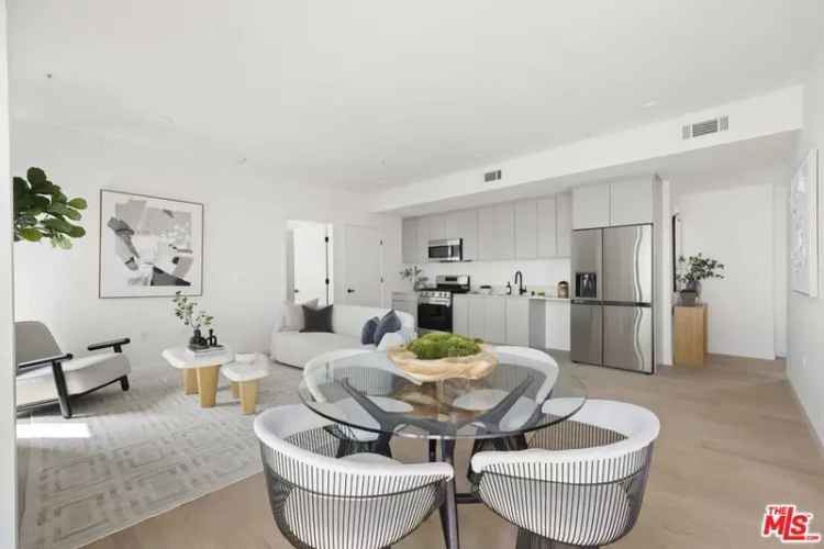 House For Sale in 904, South New Hampshire Avenue, Los Angeles, California