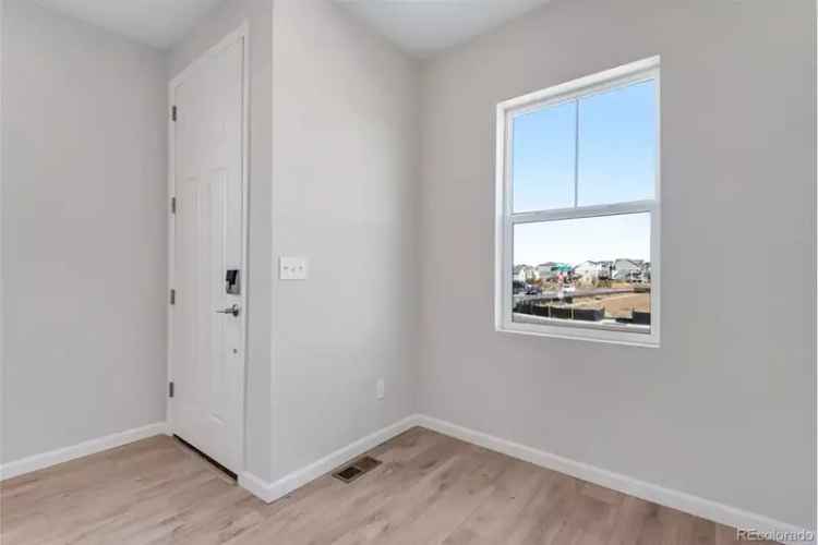 House For Sale in Commerce City, Colorado