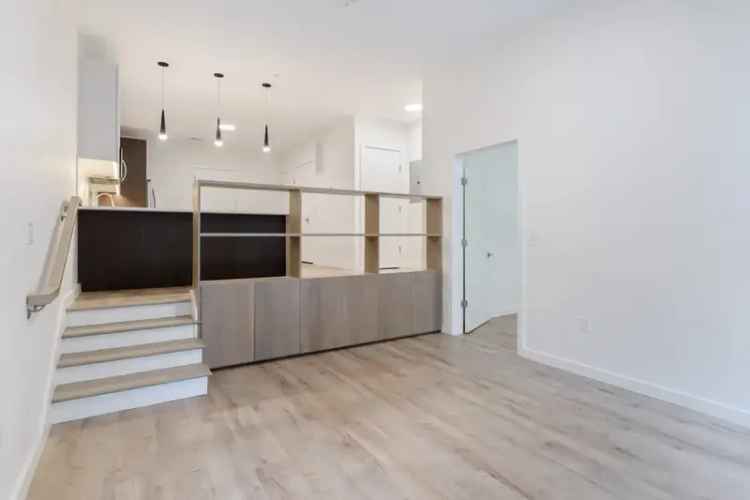 Luxury Apartments for Rent in Longwood with Amenities and City Views