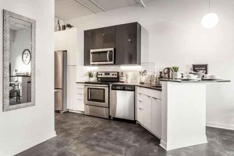 Rent Luxury Apartments in Downtown Milwaukee with Great Amenities