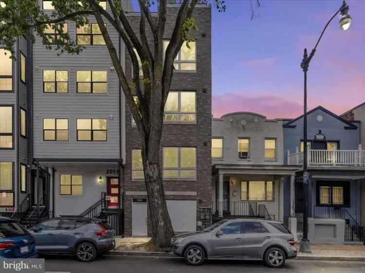 House For Sale in 2009, Benning Road Northeast, Washington, District of Columbia