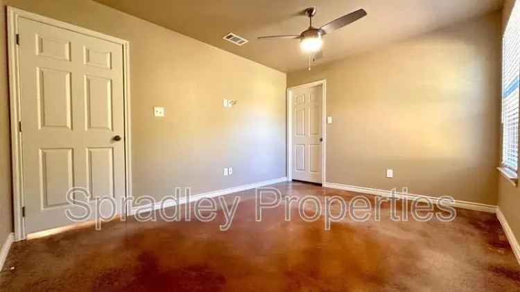 Rent Townhouse in Little River-Academy with Modern Amenities