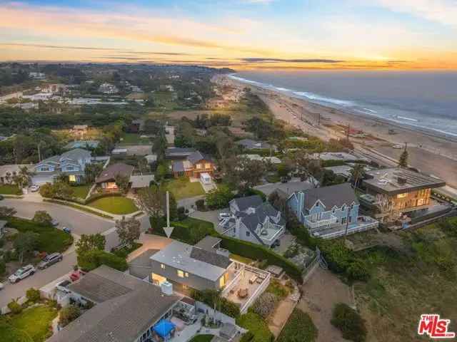 House For Sale in 6439, Surfside Way, Malibu, California