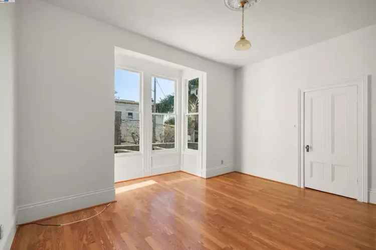 Duplex investment opportunity for sale in Noe Valley with renovation potential