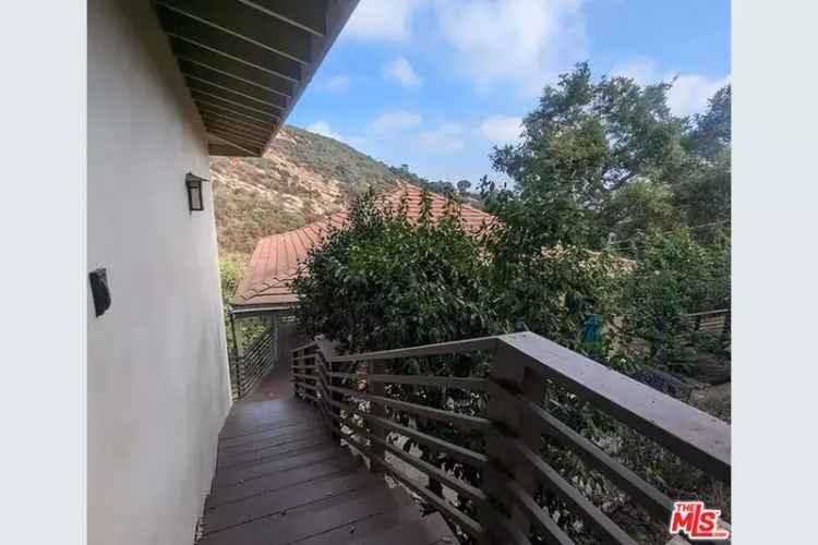 Probate Sale of 3 Story Home with 3 Beds and 3 Baths in Topanga Canyon