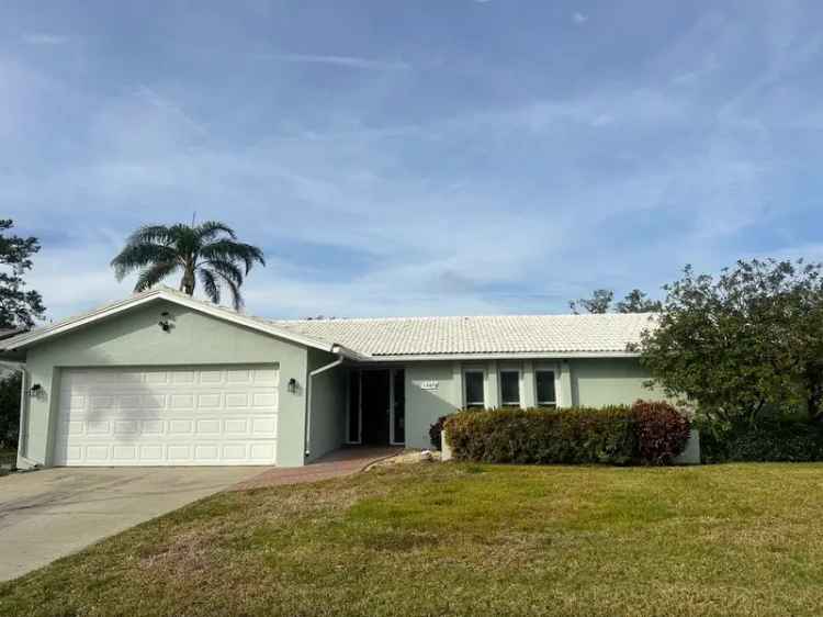 Rent Charming 3 Bedroom Home in Kimberly Oaks with Fenced Yard and Lanai