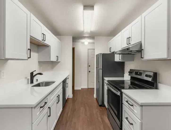 Rent Apartment at University Commons with Vibrant Community Features