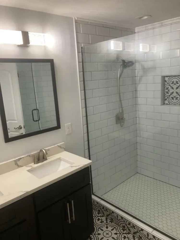 Rent Apartment Unit Master Suite with Private Bath for One Person