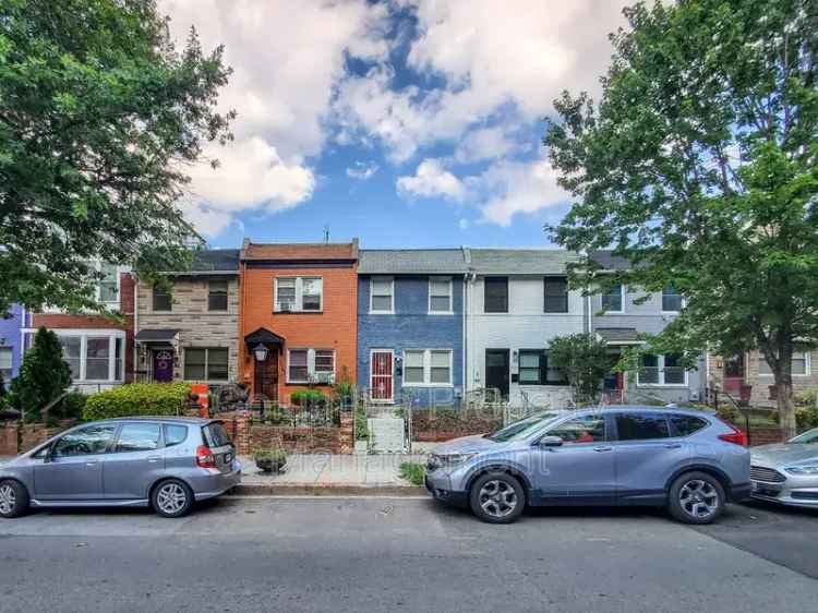 Rent Cozy Row Home Near Metro in NoMa with Front Yard Space