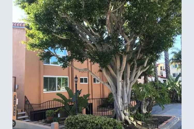 House For Sale in 361, Rosecrans Street, San Diego, California