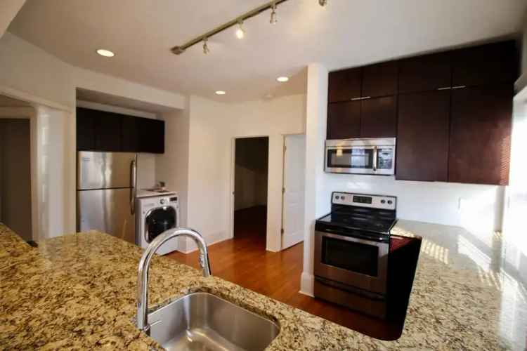 Rent Apartments in Ohio City with Modern Features Near Hinge-town