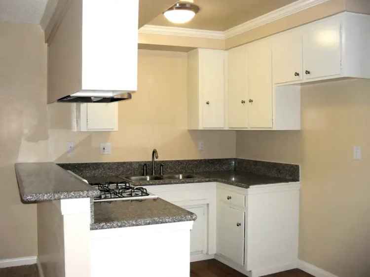 Rent Apartments Near Schools and Freeways with Great Amenities