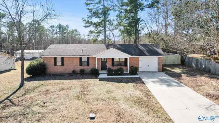 Buy House in Hartselle with 3 Bedrooms and Spacious Yard