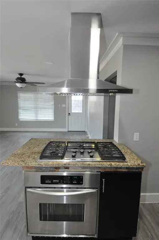 Rent Newly Remodeled Duplex 3 Bedrooms Near Downtown Austin Features