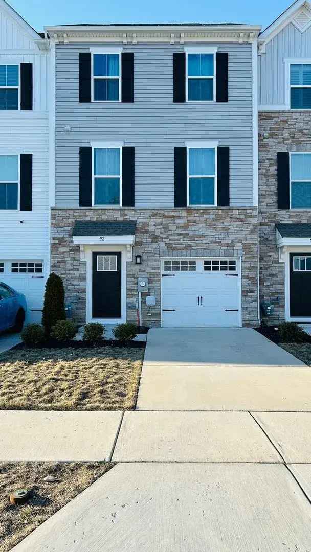 Rent Luxurious Townhouse with Modern Design in Pennsauken