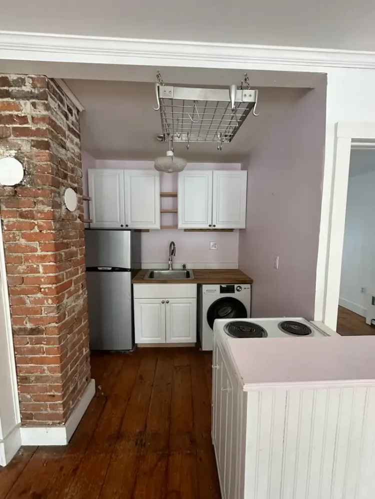 Rent One Bedroom Apartment in Downtown Great Barrington with Charm