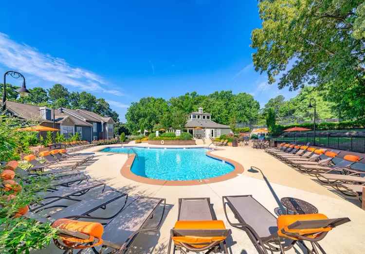 Rent Apartments in Glen Allen VA with Luxury Amenities and Pool