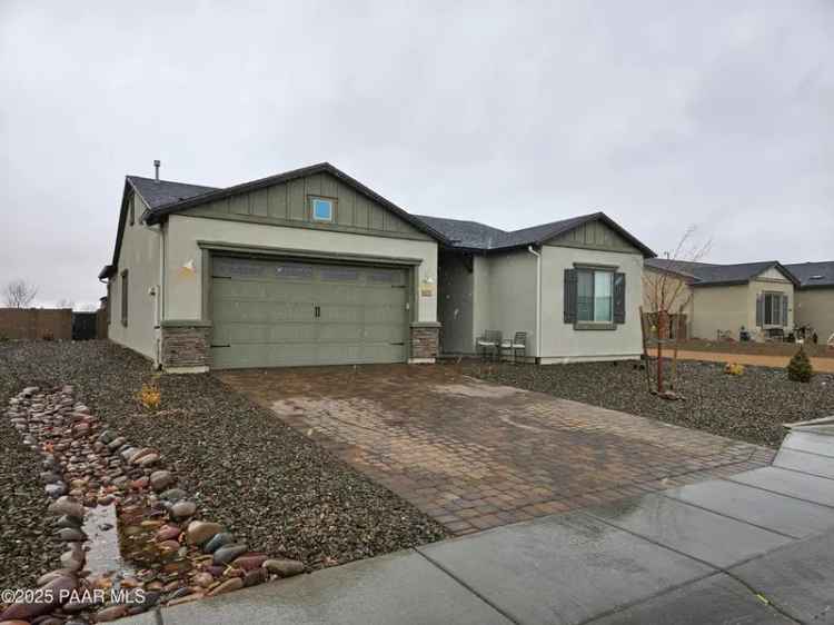 Buy House in Pronghorn Ranch with 4 Bedrooms and Clubhouse Amenities