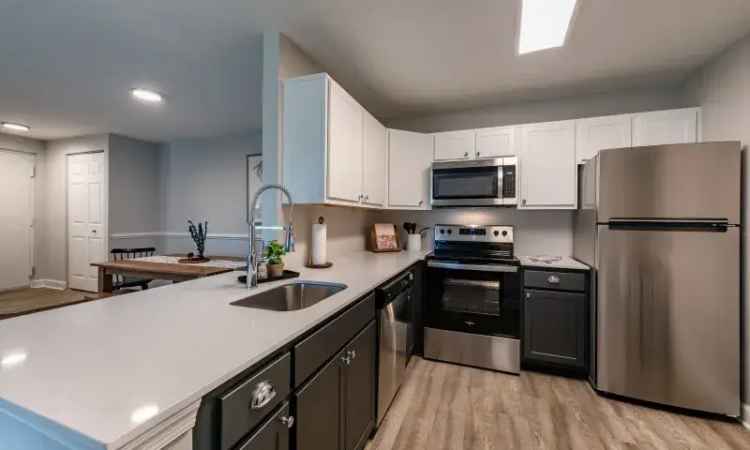 Rent Apartments with Various Amenities and Flexible Tour Options