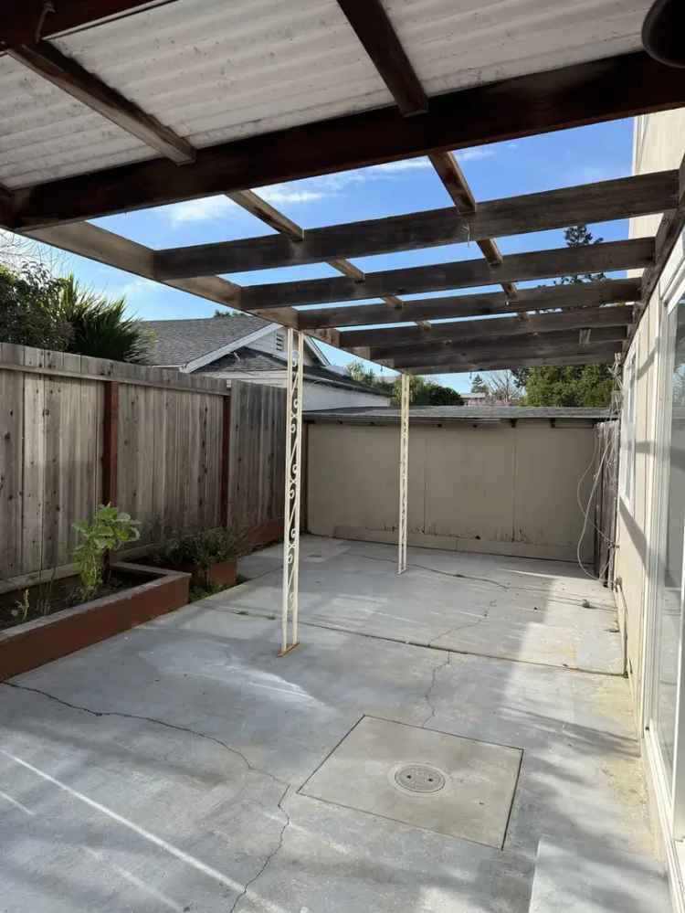 Rent a Three Bedroom Apartment in Burlingame with Parking and Laundry