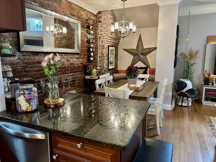 Apartment for Rent in Chelsea with Historic Charm and Modern Amenities