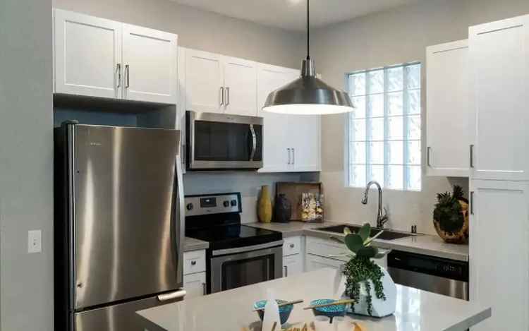 Rent Apartments in Fullerton with Luxury Amenities and Comfort