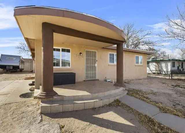 House For Sale in 1521, 55th Street Northwest, Albuquerque, New Mexico